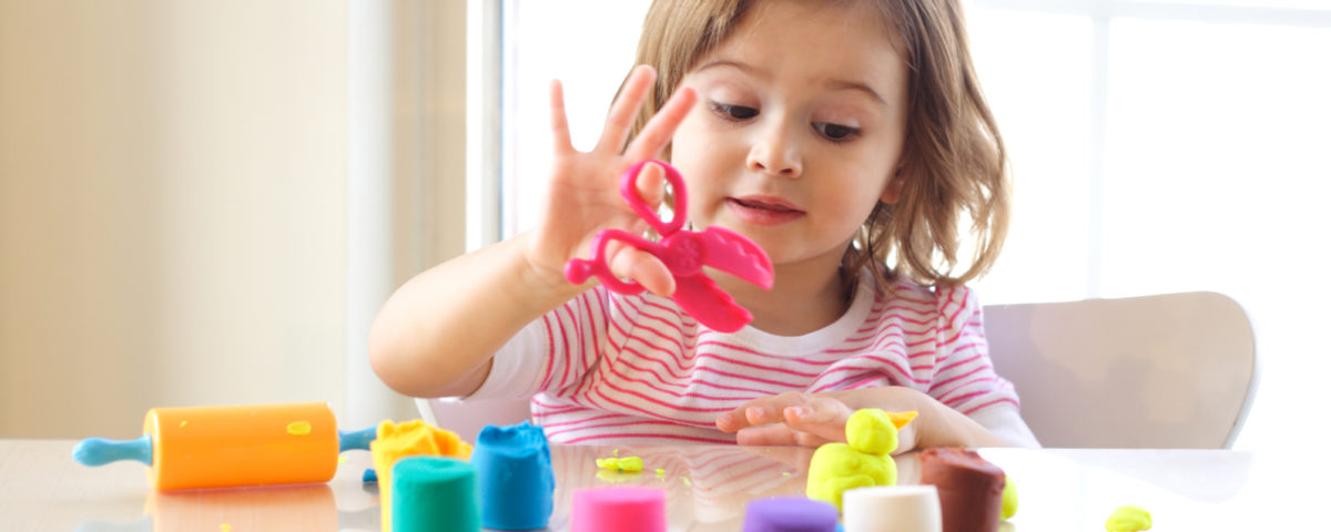 Scissor Scoops  Compact Play Dough